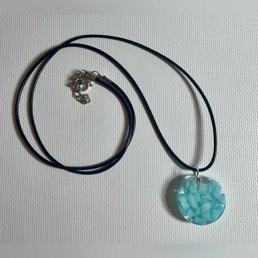 Hand Crafted Resin Elegant Blue Pendant Necklace